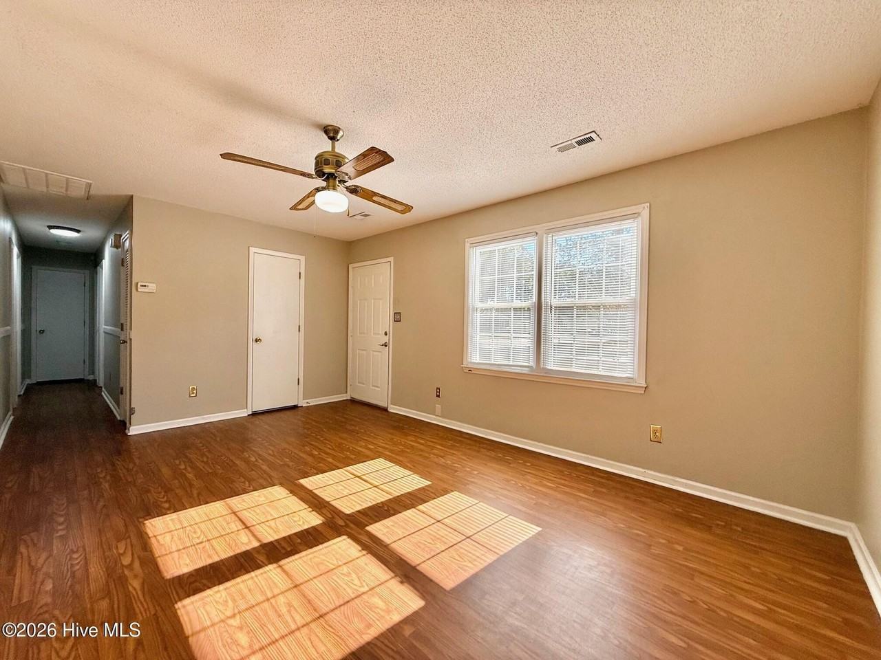 551 Oci Dr - Photo 3 of 21