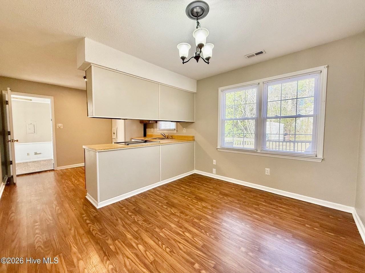 551 Oci Dr - Photo 4 of 21