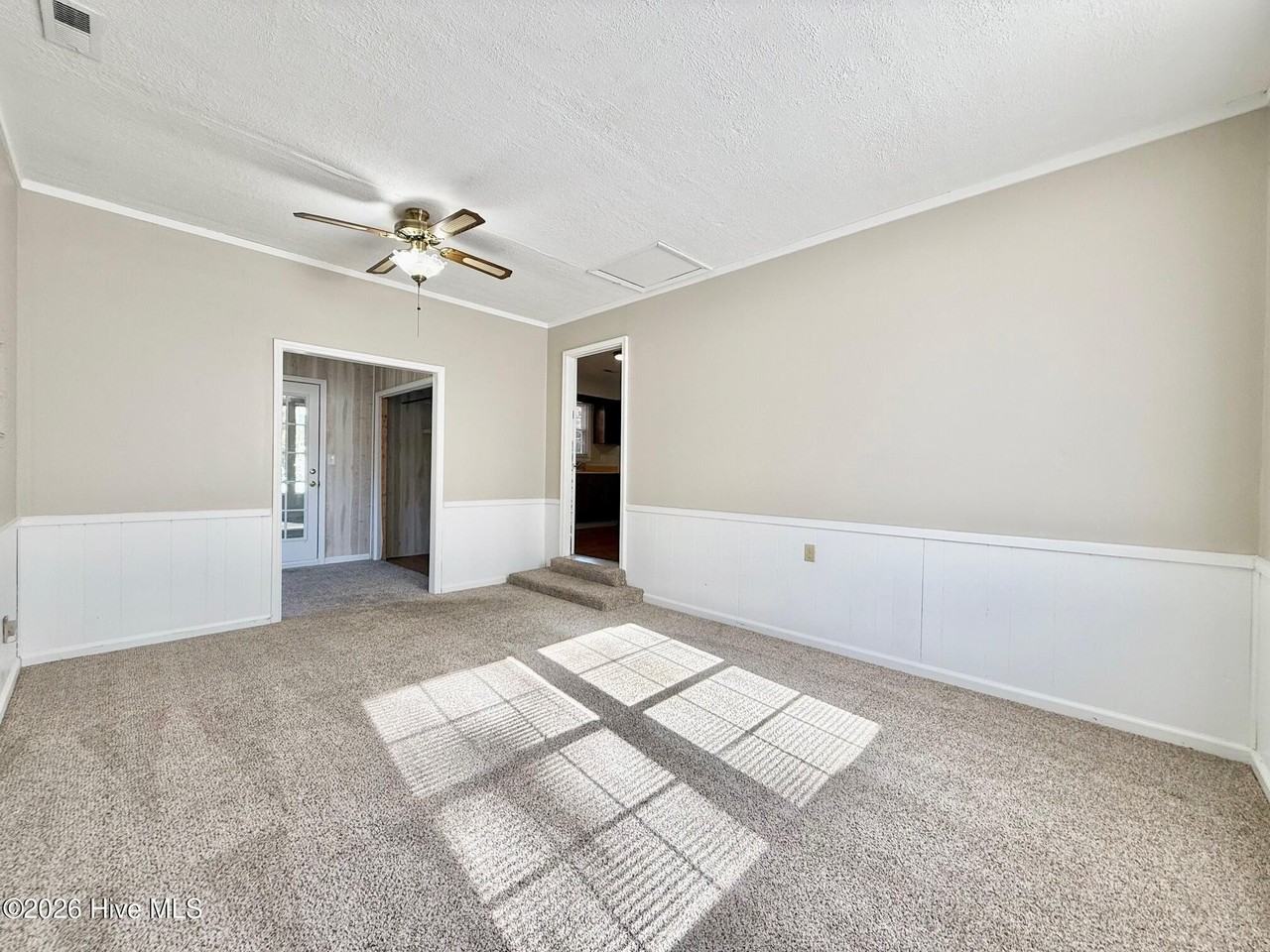 551 Oci Dr - Photo 7 of 21