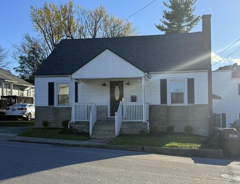 211 Langford Ct - Photo 2 of 14