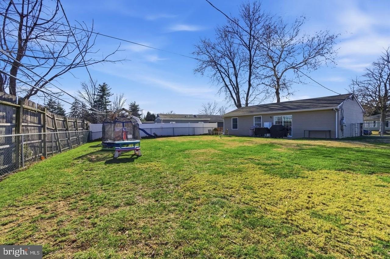 62 Old Brook Rd - Photo 3 of 16