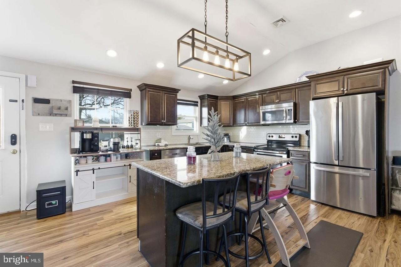 62 Old Brook Rd - Photo 6 of 16