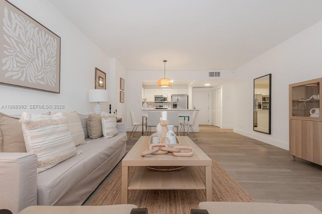 2301 Collins Ave #333 - Photo 5 of 37