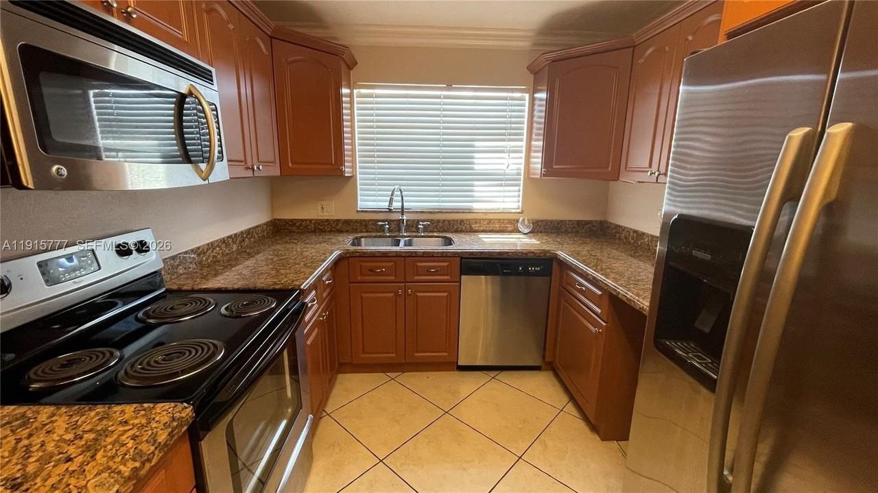 9113 Limetree Ln #170 - Photo 3 of 44