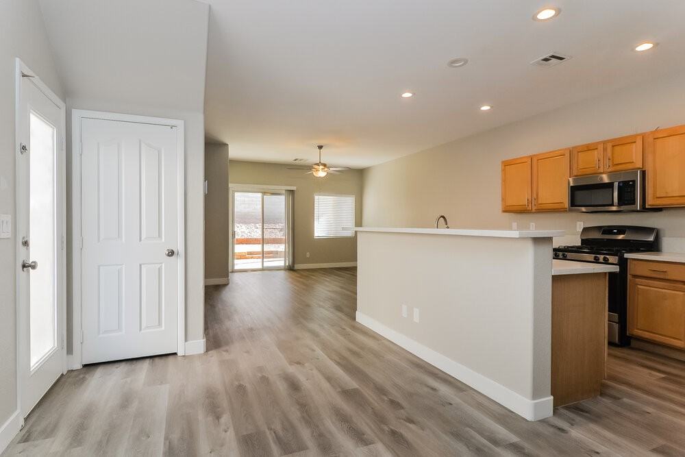 1521 Knudson Ct - Photo 6 of 17