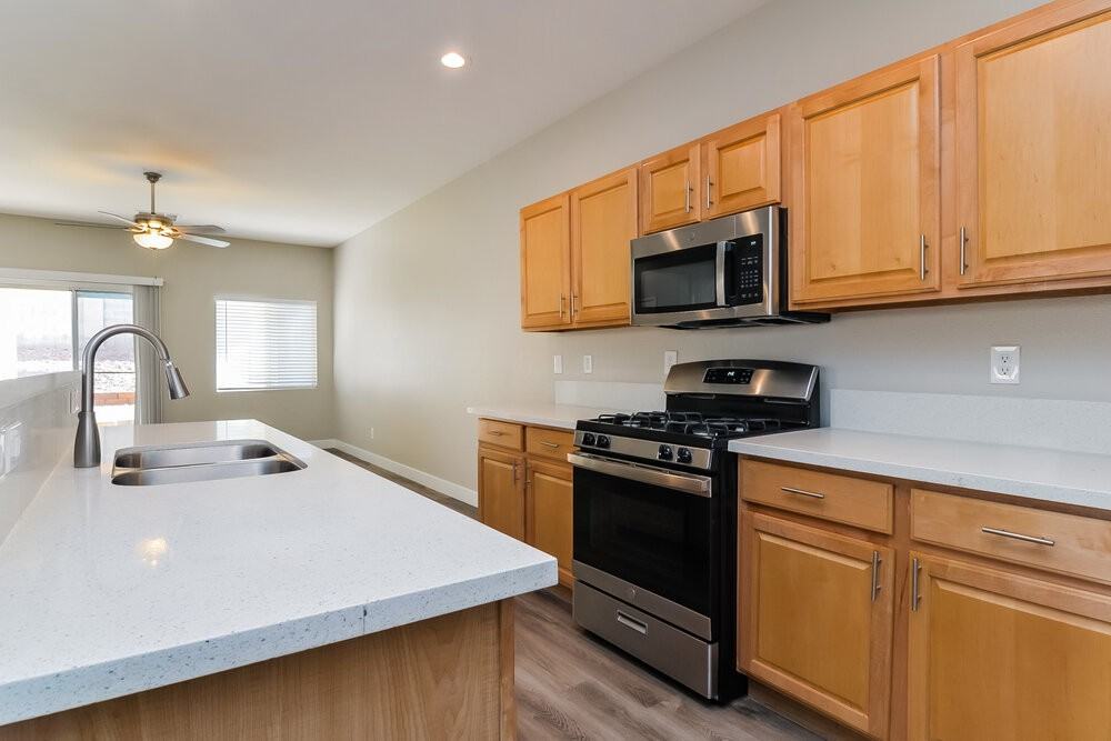 1521 Knudson Ct - Photo 7 of 17