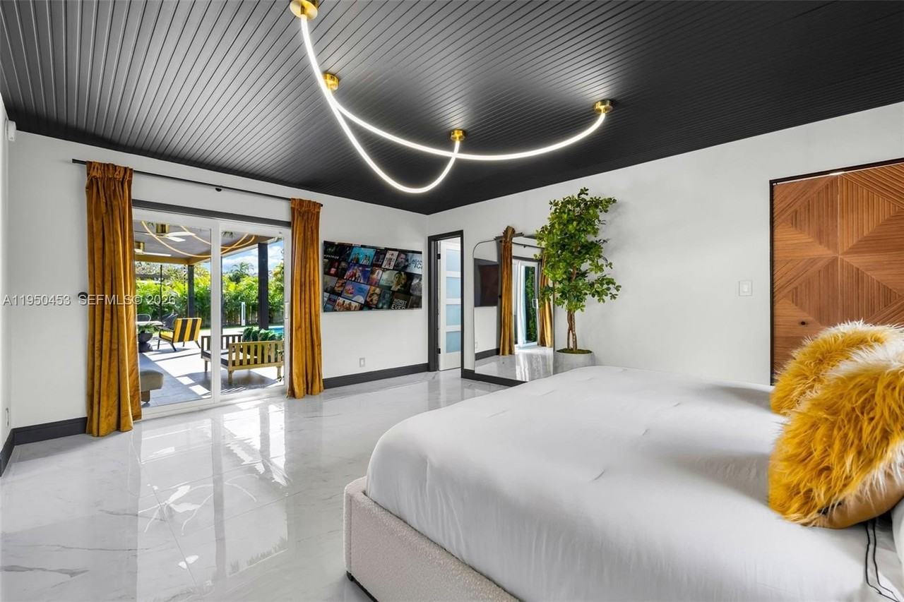 10366 Nw 15th St - Photo 5 of 50