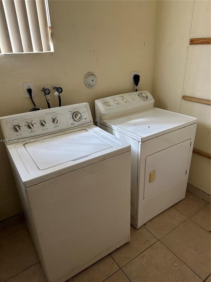 14220 Ne 4th Ave #0 - Photo 7 of 8