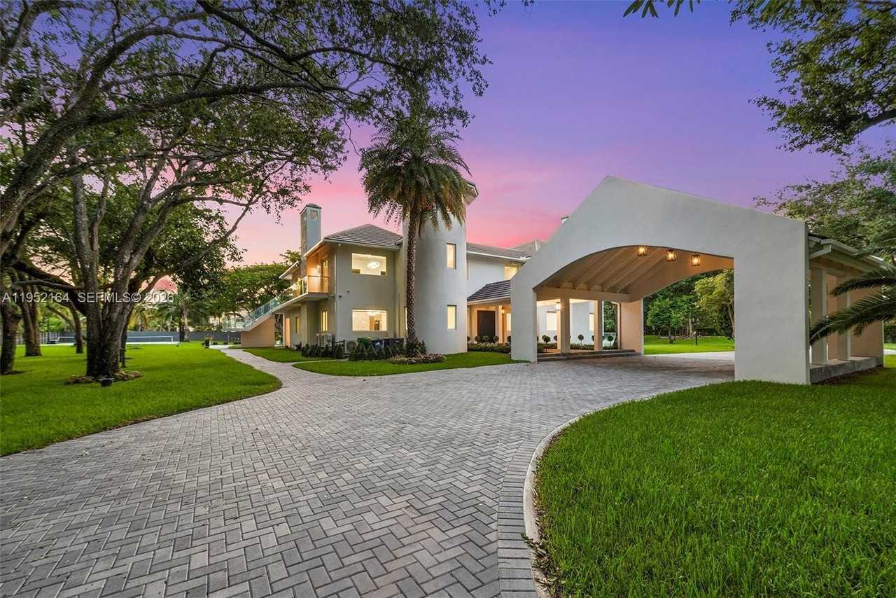 13600 Sw 67th Ave - Photo 3 of 32