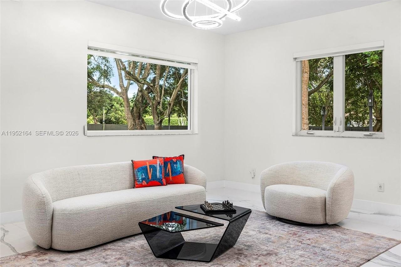 13600 Sw 67th Ave - Photo 7 of 32