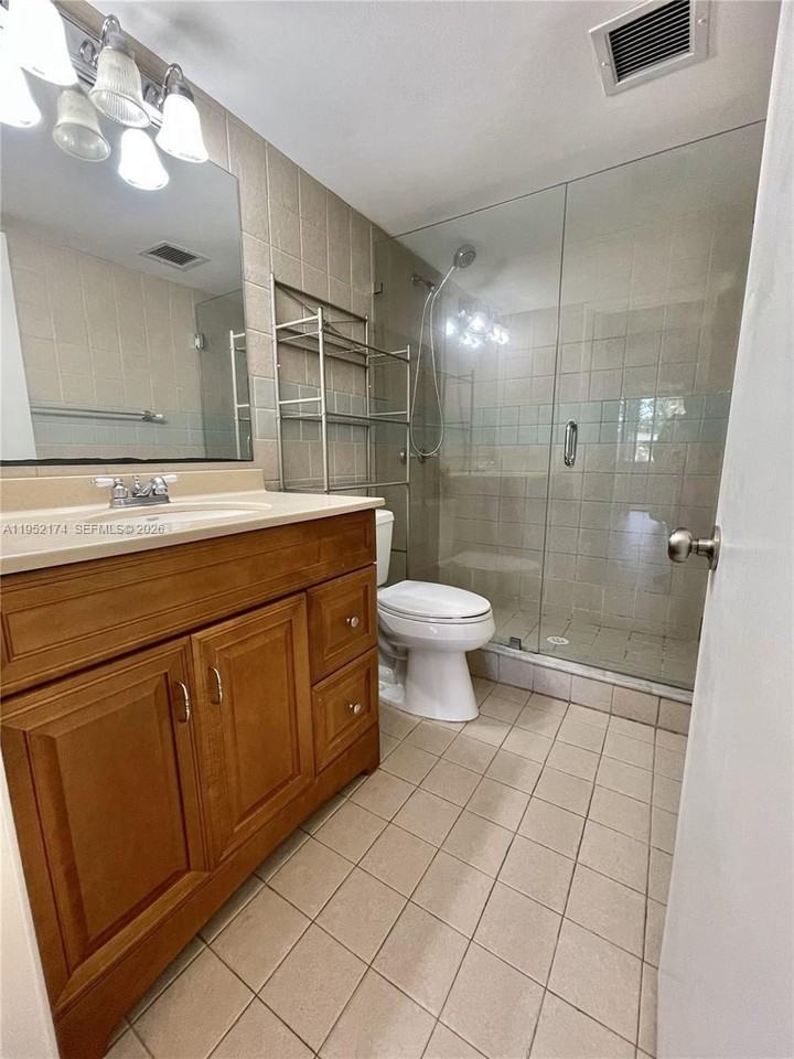 2751 Taft St #107 - Photo 6 of 17