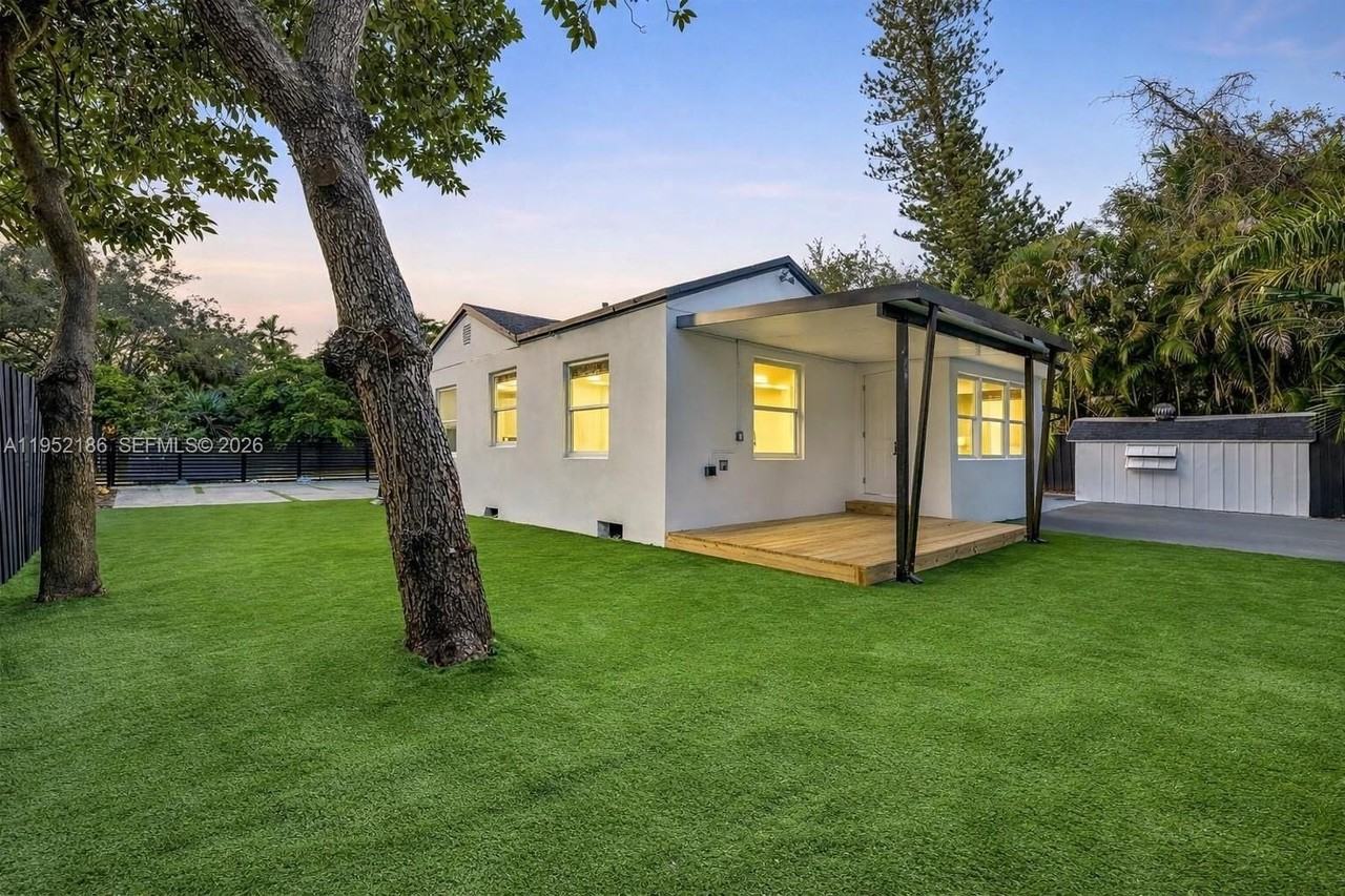 8281 Ne 2nd Ct #0 - Photo 4 of 4