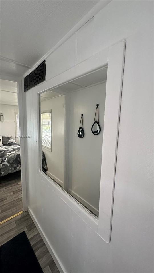 601 Ne 4th Ct #7A - Photo 4 of 9