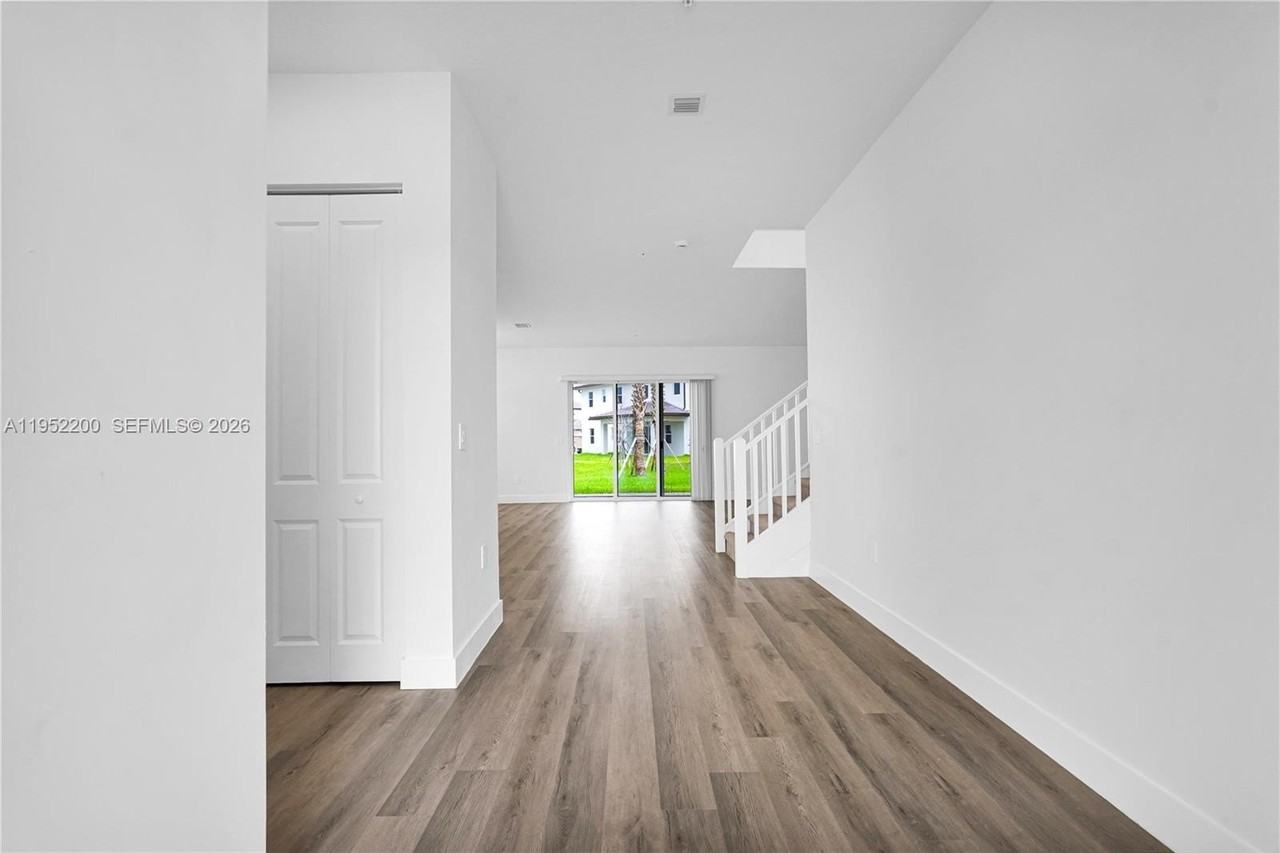 4422 Sw 122nd Way - Photo 4 of 50