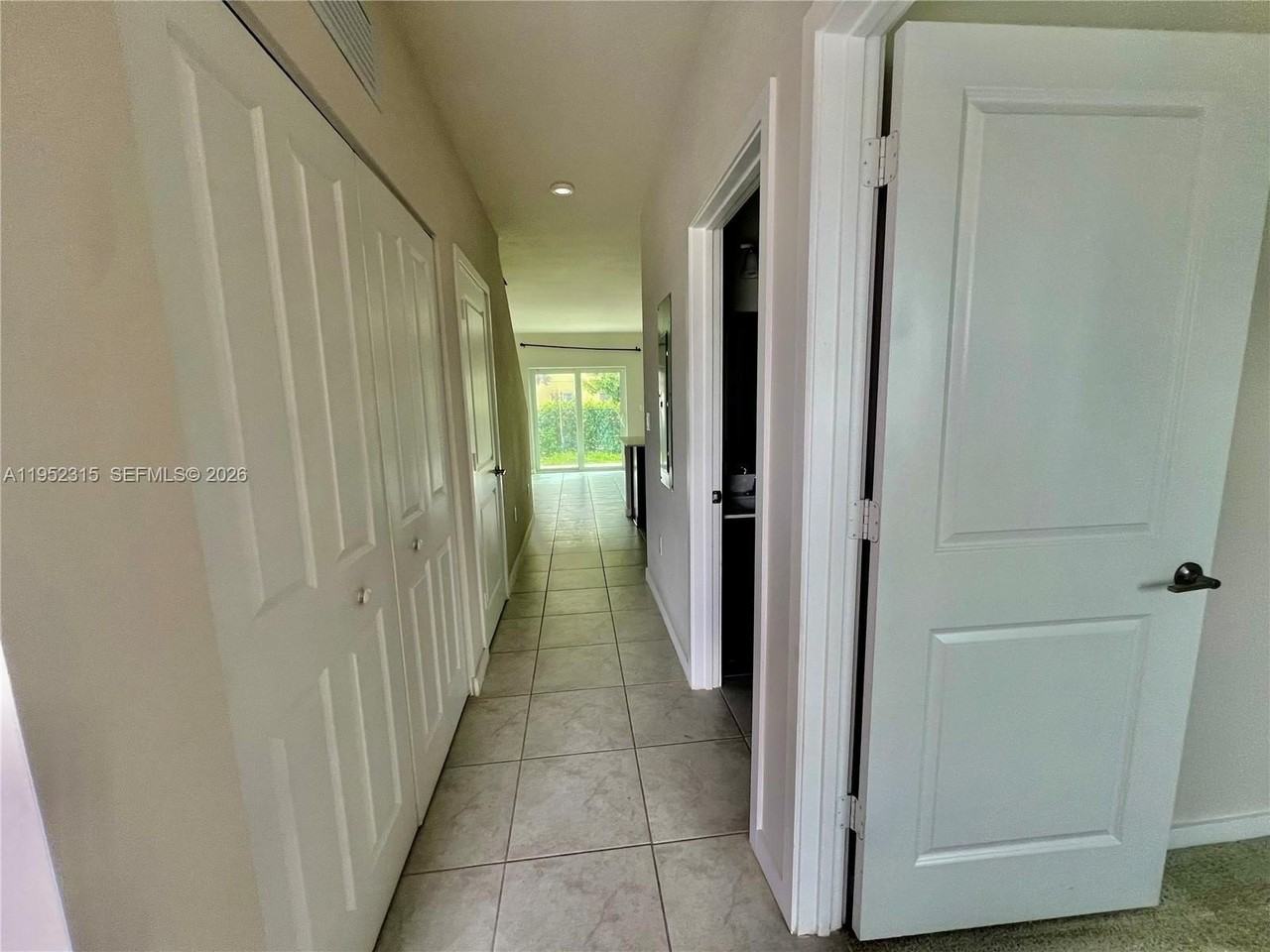 1045 Nw 4th Ter #1045 - Photo 3 of 22