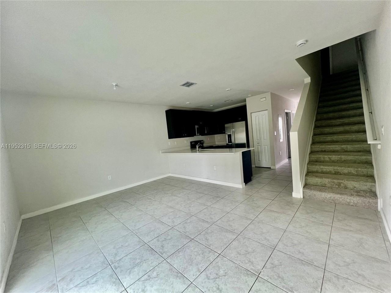 1045 Nw 4th Ter #1045 - Photo 5 of 22