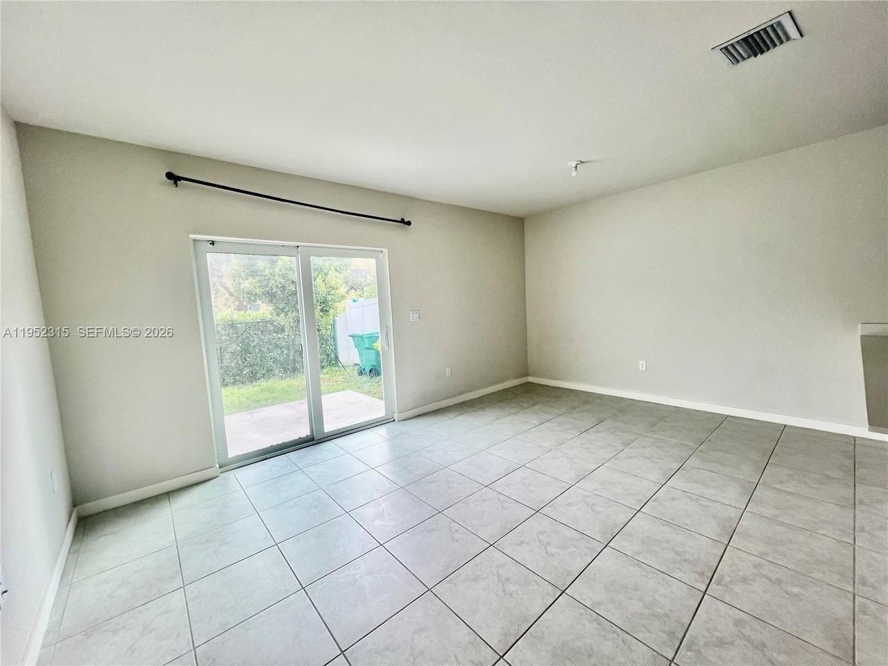 1045 Nw 4th Ter #1045 - Photo 7 of 22