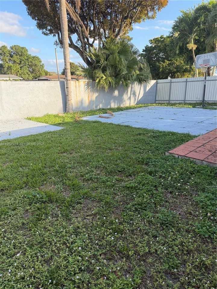 19751 Nw 52nd Ct - Photo 6 of 6