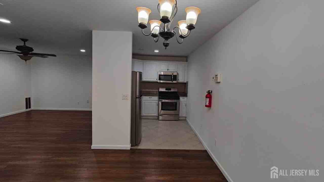 2205 Bayhead Dr - Photo 5 of 10