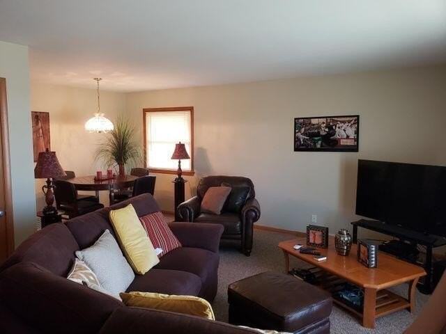 11325 W Center St - Photo 4 of 16