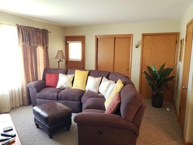 11325 W Center St - Photo 5 of 16