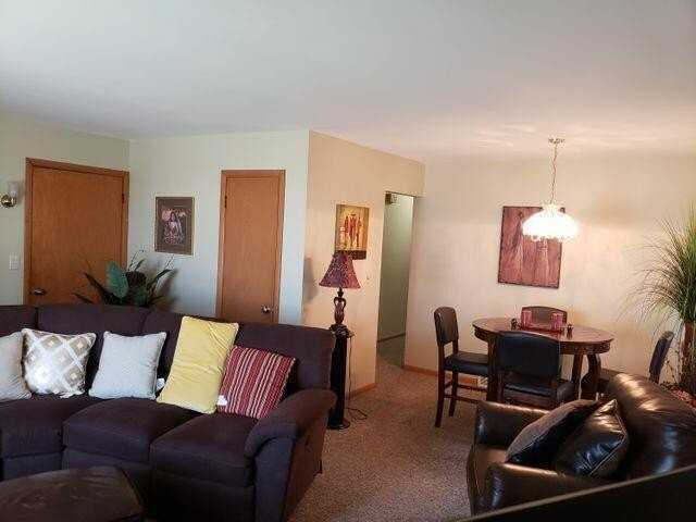 11325 W Center St - Photo 6 of 16