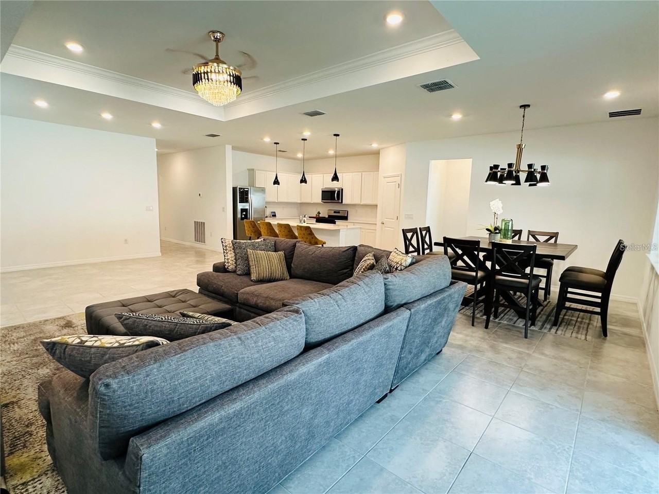 3102 61st Dr E - Photo 6 of 41