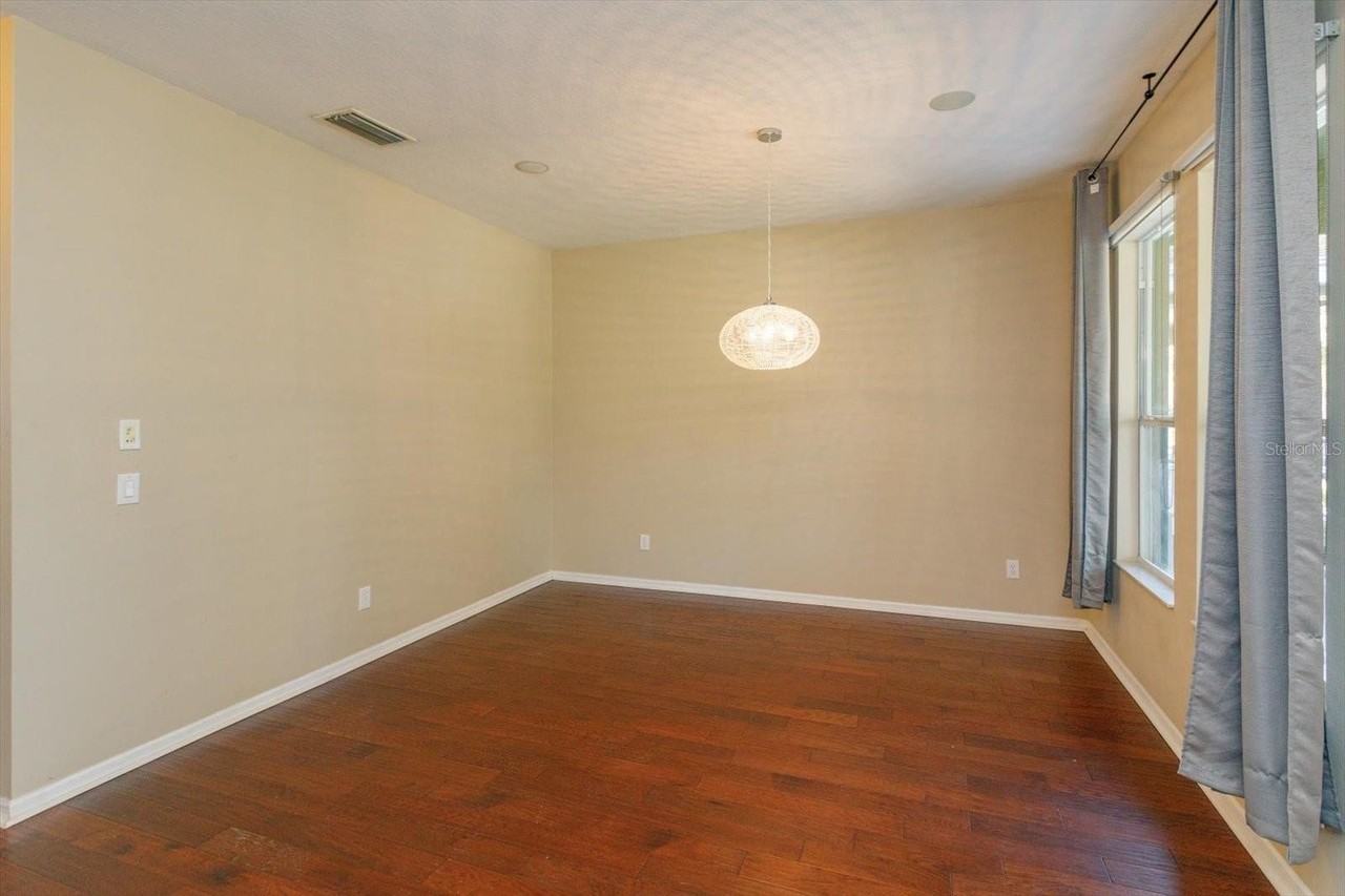 14464 Whittridge Dr - Photo 3 of 36