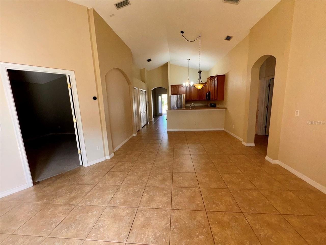 16567 Cedar Run Dr - Photo 5 of 33