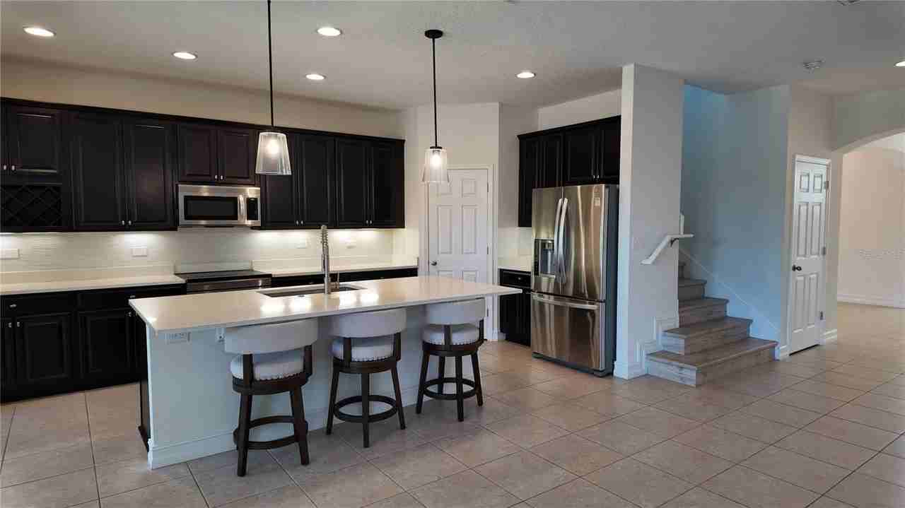 8764 Lookout Pointe Dr - Photo 7 of 32