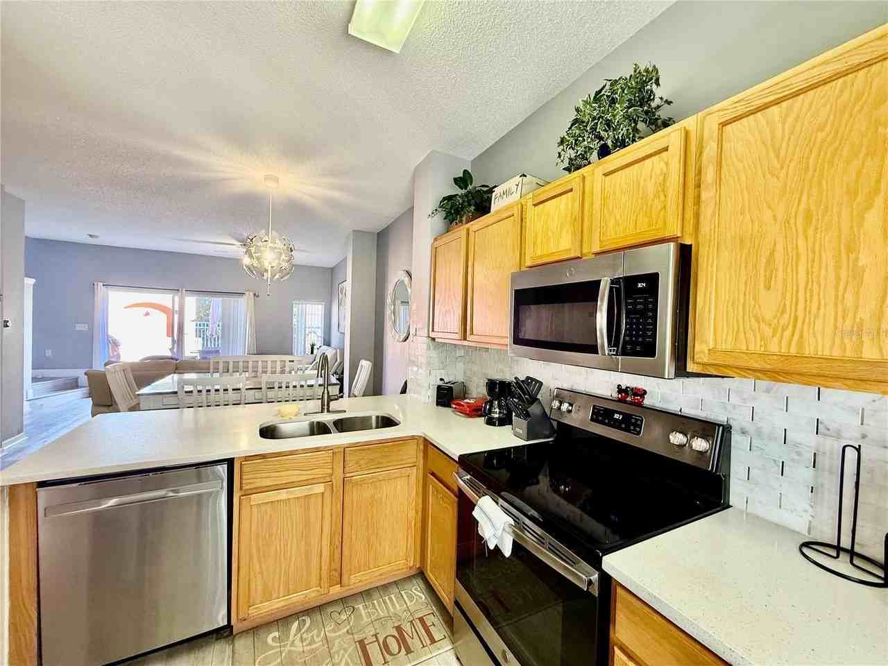 155 Pompano Beach Dr - Photo 4 of 35