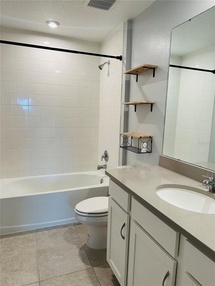 11321 Sunsail Ave - Photo 4 of 10