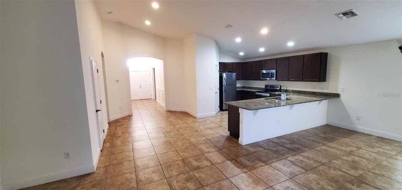 844 Valnera Ct - Photo 4 of 8