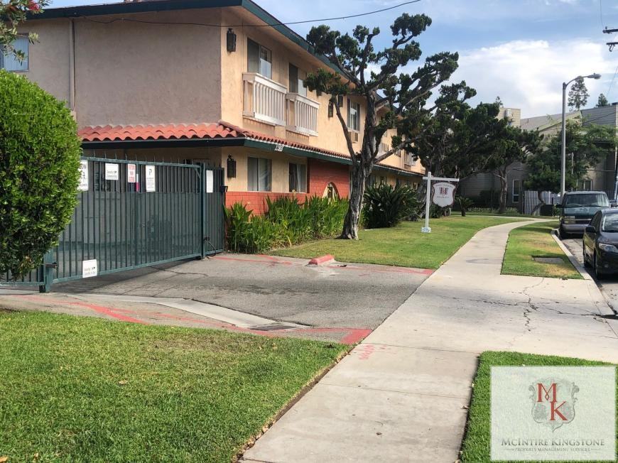 13955 Coteau Dr - Photo 2 of 10