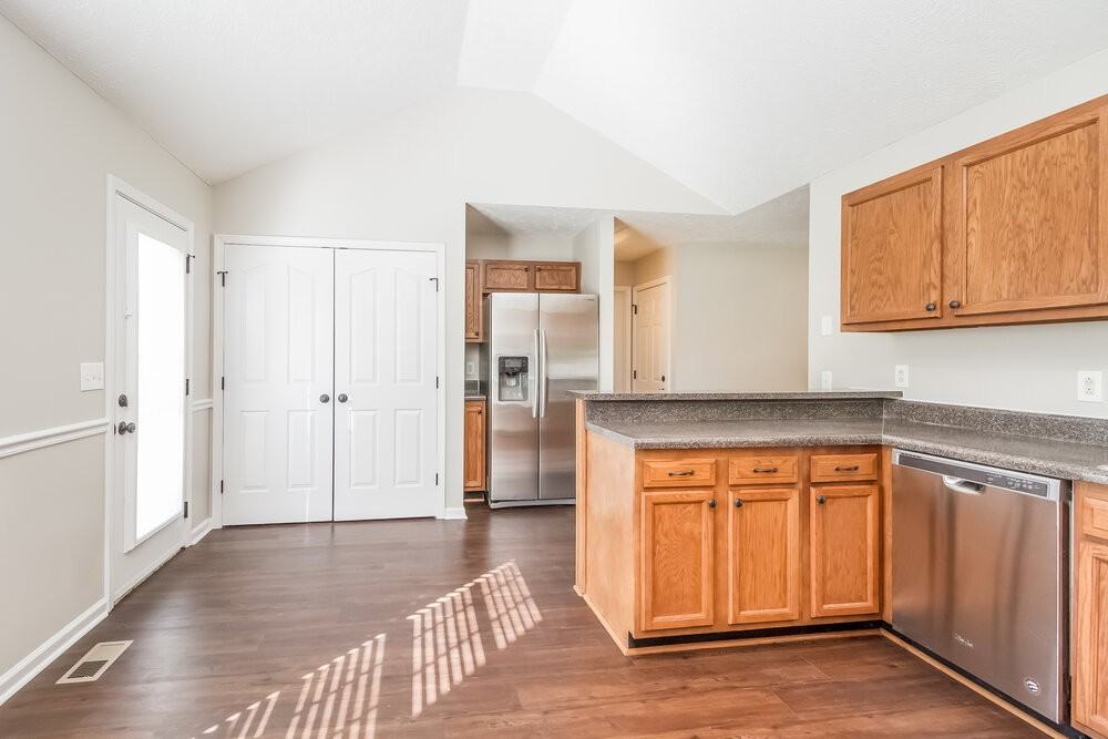 634 Woodland Hills Dr - Photo 4 of 17