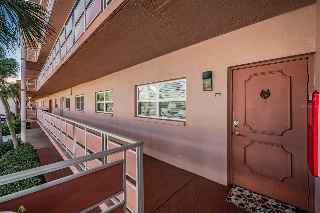 5521 80th St N #205 - Photo 7 of 45