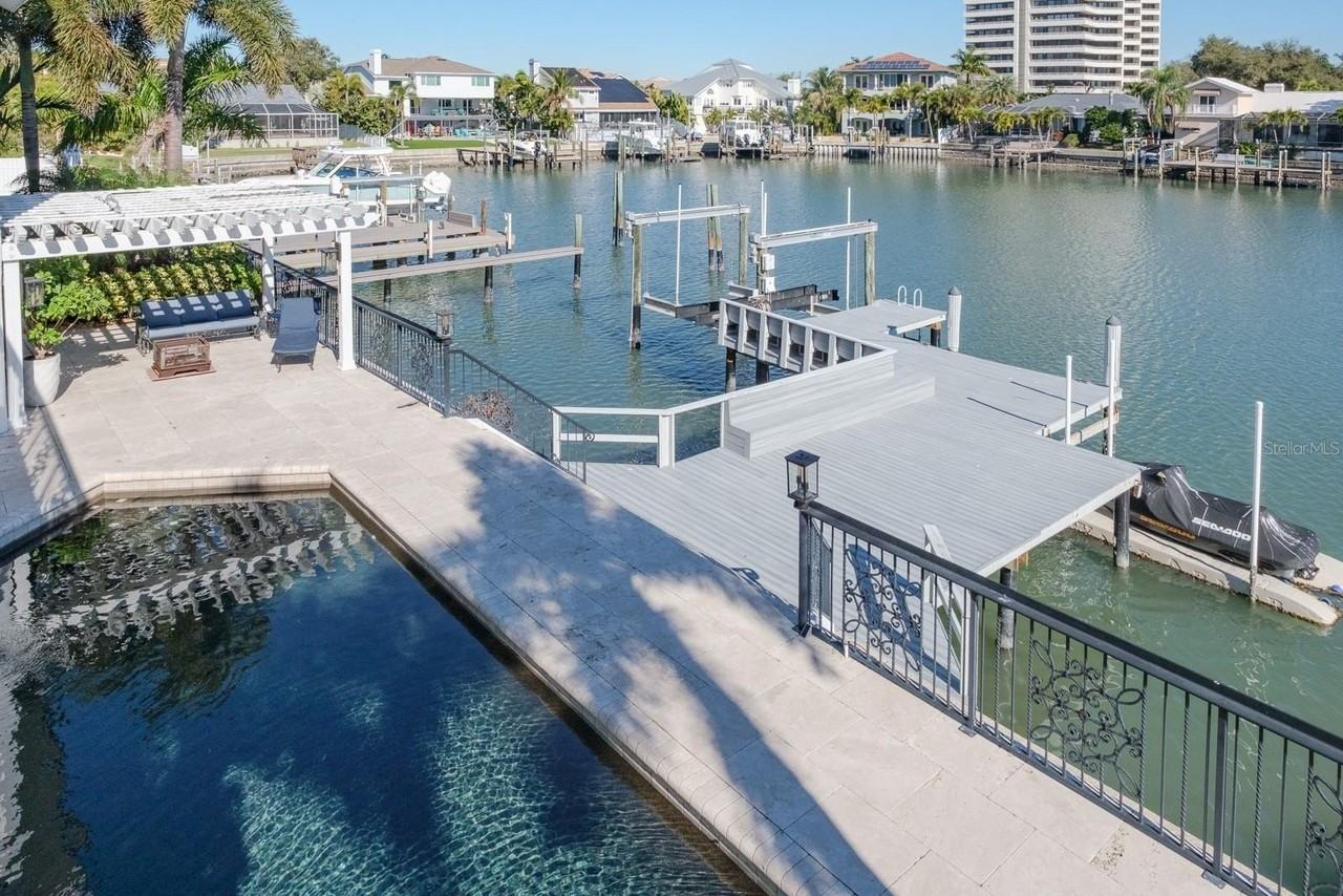 5949 Seabird Dr S - Photo 2 of 42