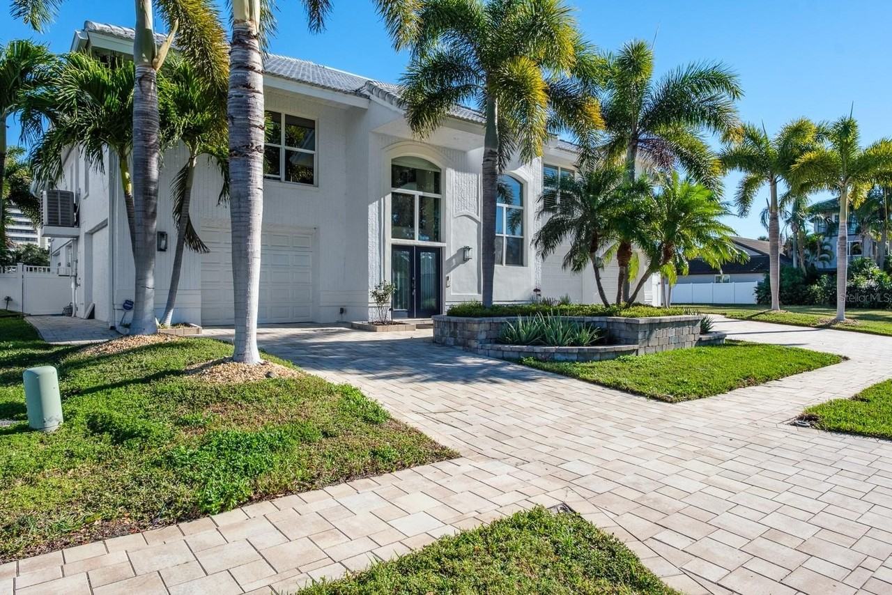 5949 Seabird Dr S - Photo 5 of 42