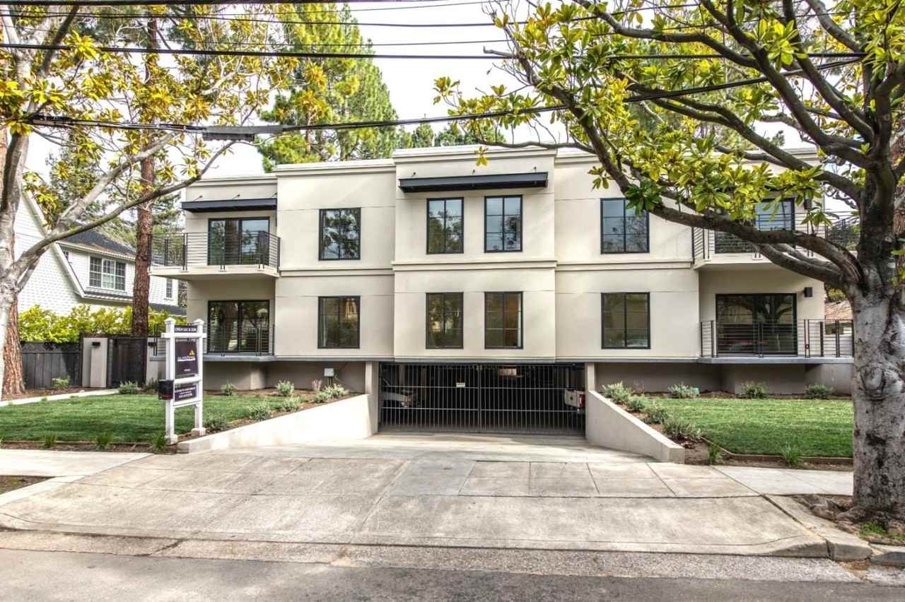 1326 Hoover St - Photo 2 of 10