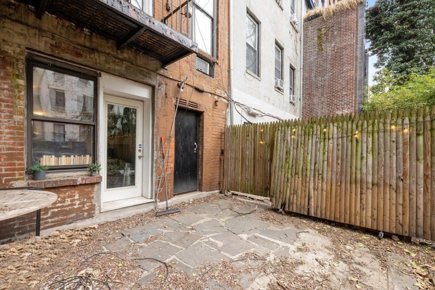 466 W 23rd St - Photo 6 of 8