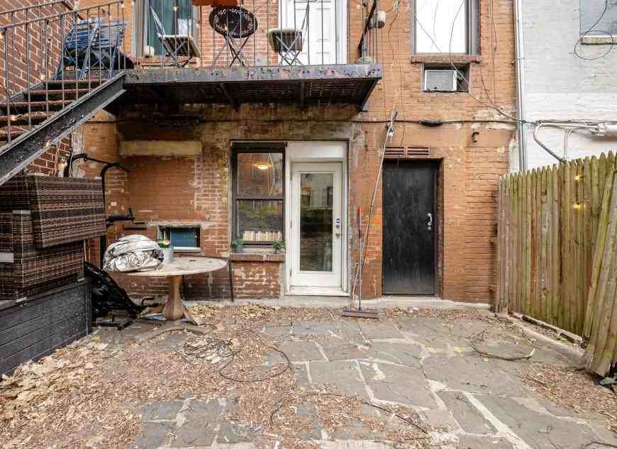 466 W 23rd St - Photo 7 of 8