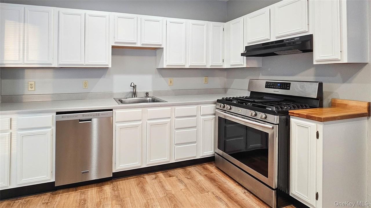 11 Middle St Unit A #A - Photo 2 of 18