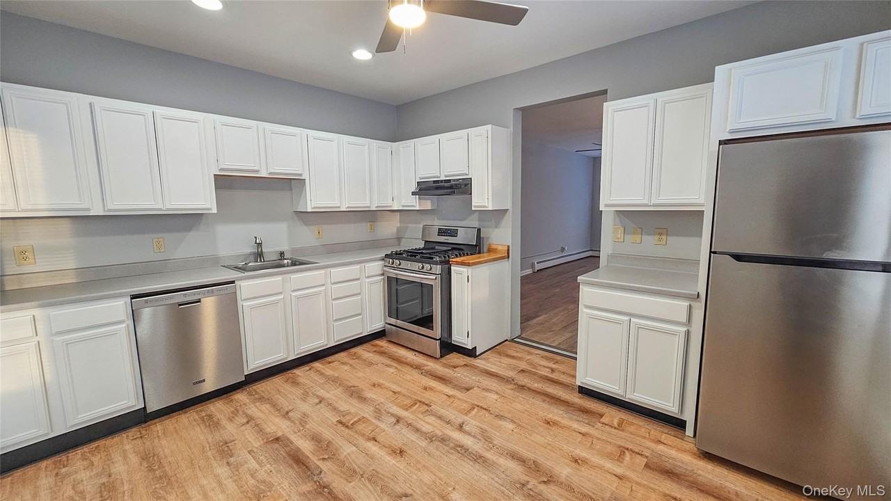 11 Middle St Unit A #A - Photo 3 of 18