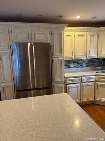 65 Prospect St - Photo 2 of 9