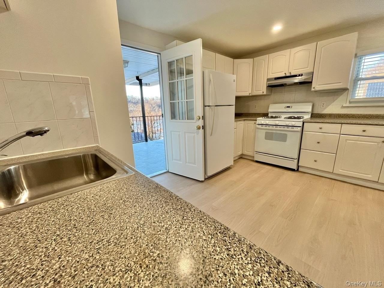 103 Bennett Ave Unit 2 #2 - Photo 4 of 24