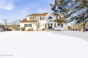 featured image of 6 Hummingbird Way