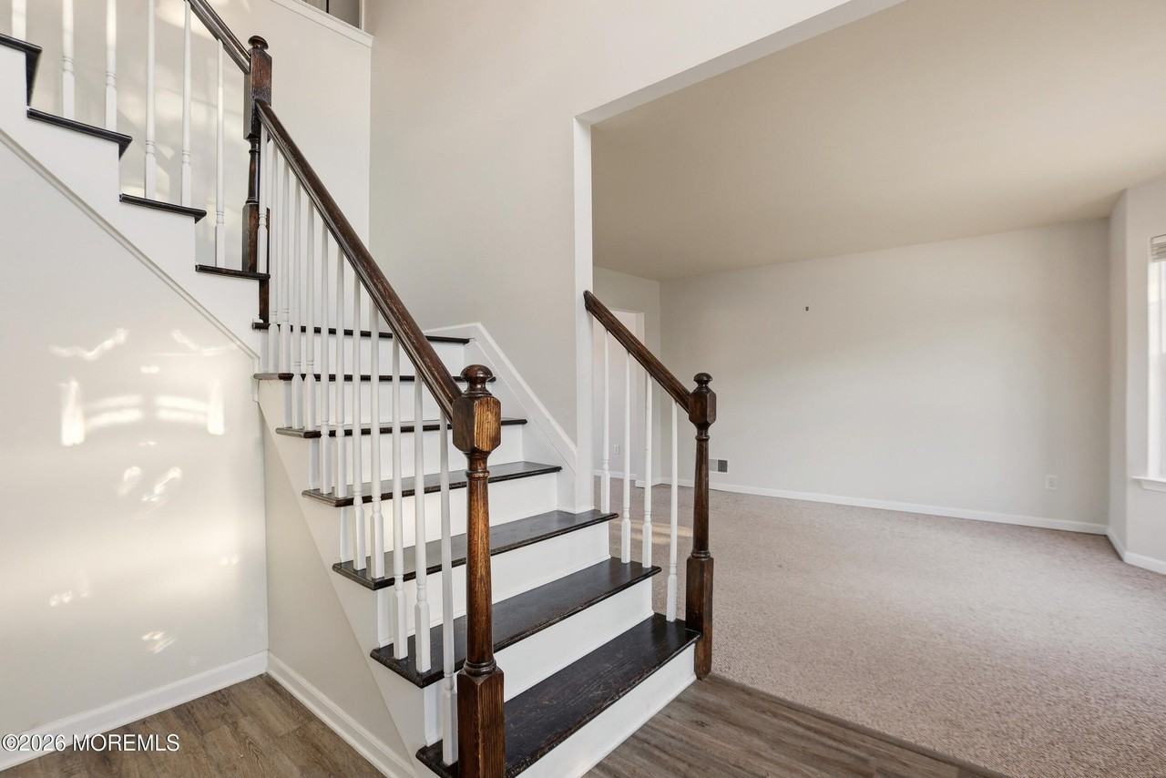 6 Hummingbird Way - Photo 2 of 13