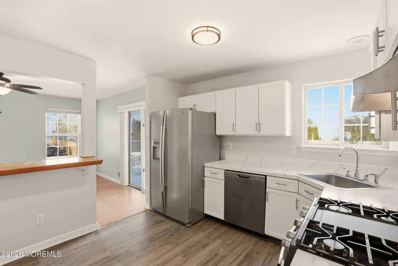 6 Hummingbird Way - Photo 3 of 13