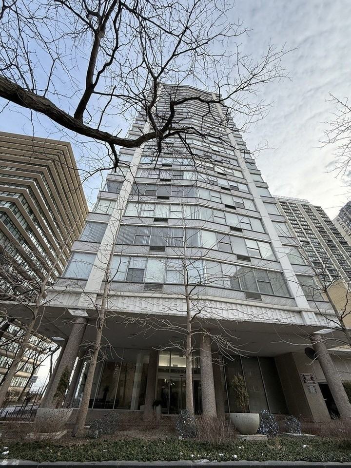5757 N Sheridan Rd Apt 20j #20J