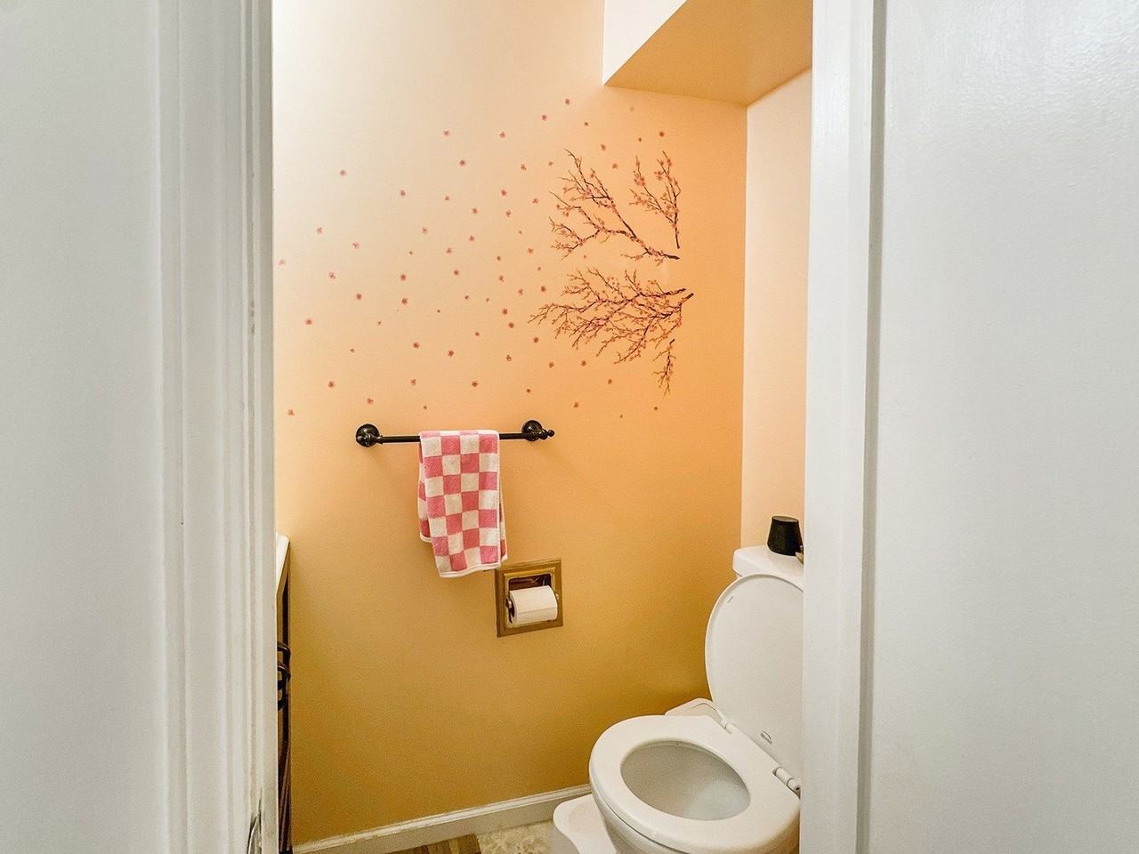 204 Inverrary Ln Unit 204 #204 - Photo 5 of 10